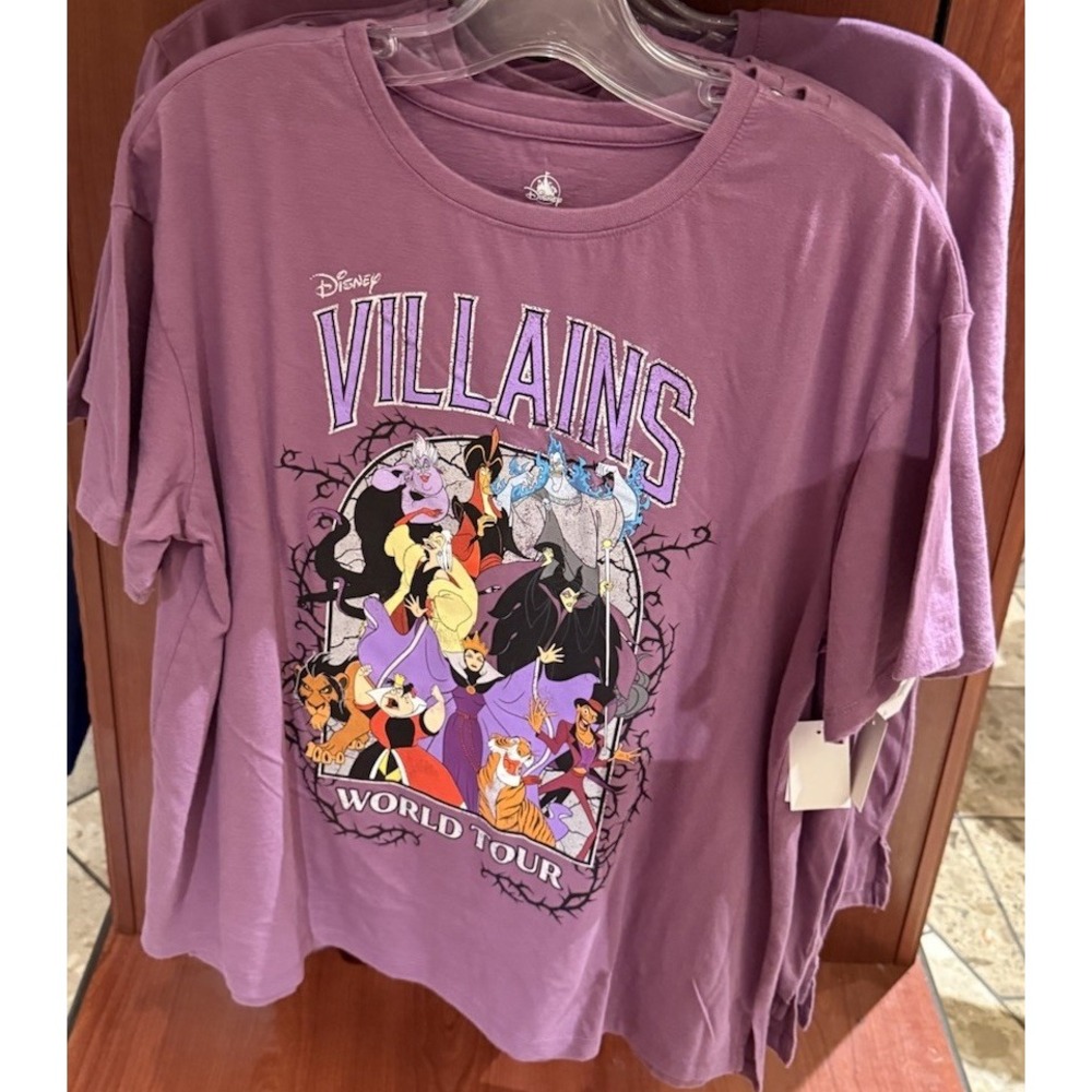 Disney Parks 2025 Villains World Tour T Shirt Medium Purple Ursula Cruella Queen